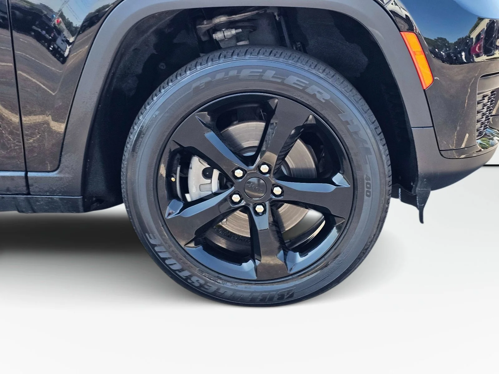 Used 2024 Diamond Black Crystal Pearlcoat Jeep Altitude image 6