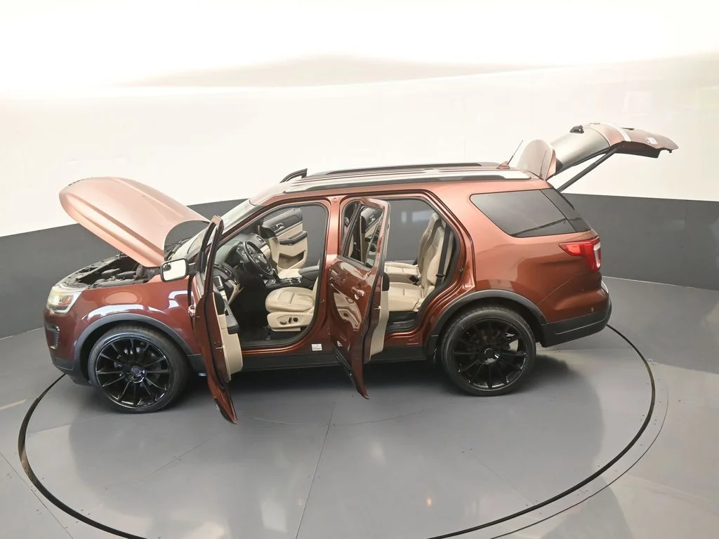 Used 2018 Cinnamon Glaze Metallic Ford XLT image 63