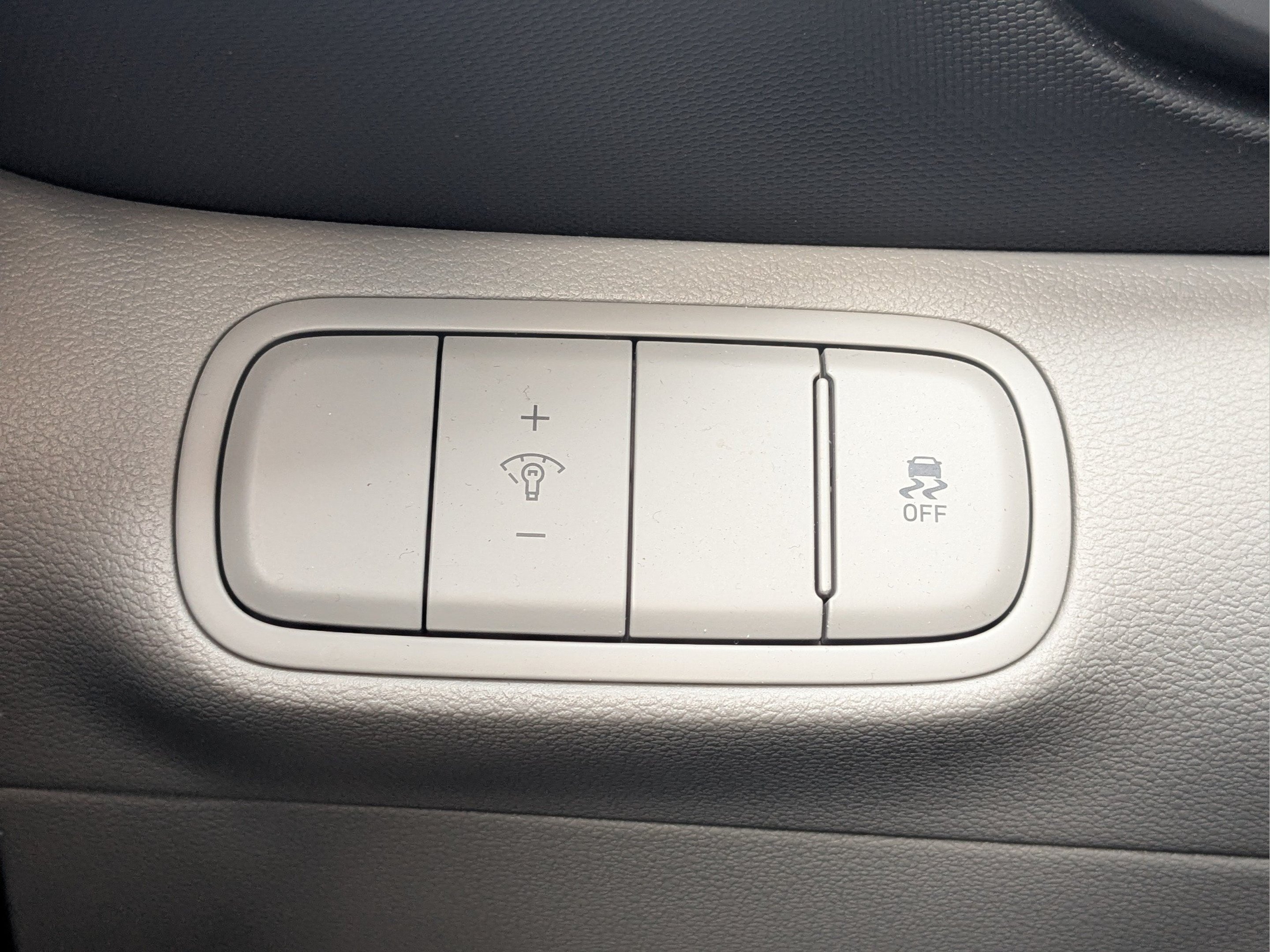 Certified Used 2025 Lunar White Hyundai SEL image 22