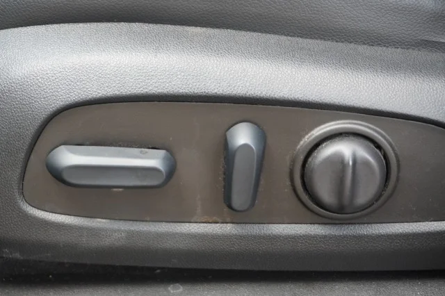 Used 2022  GMC SLT image 19