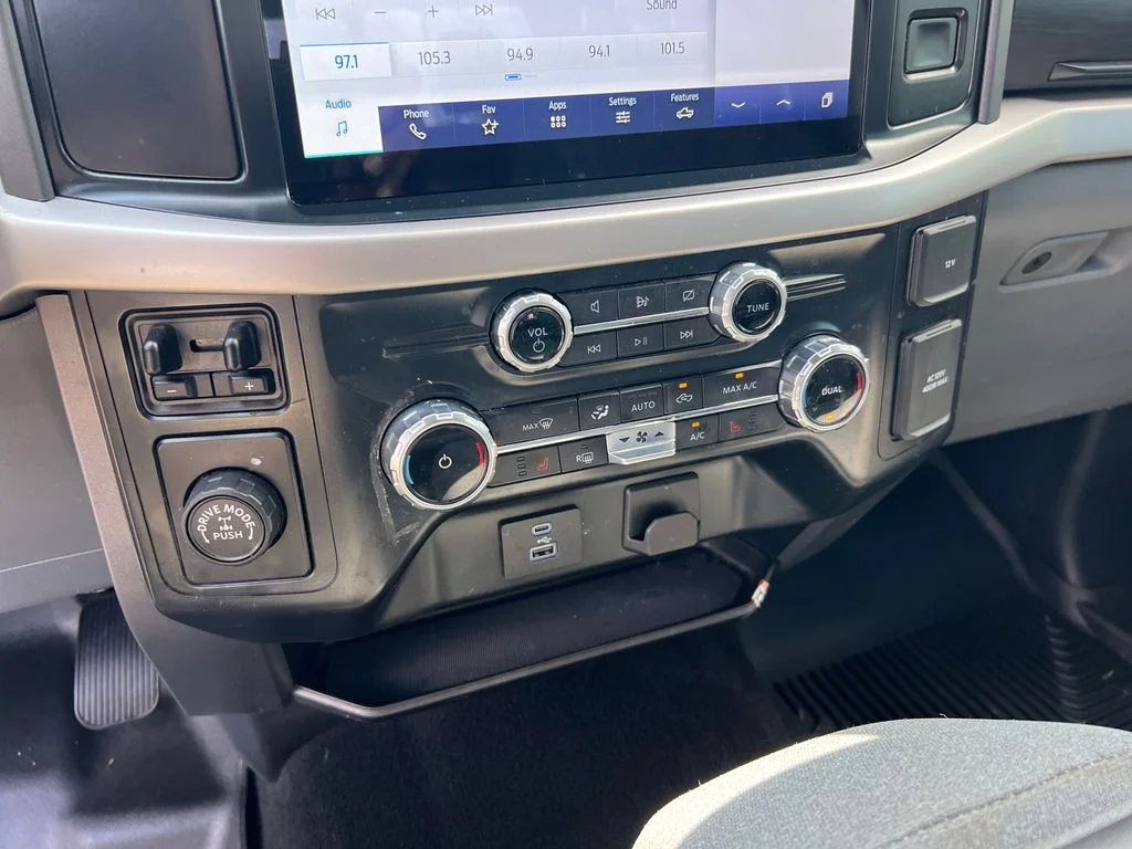 Used 2022 Blue Ford XLT image 28