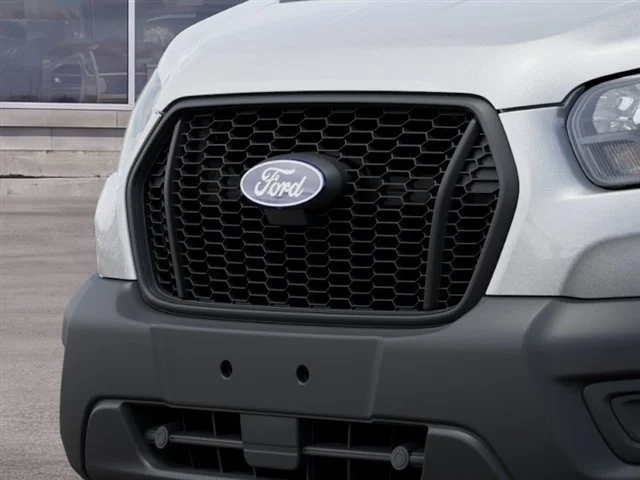 New 2027 Silver Metallic Ford Base image 17