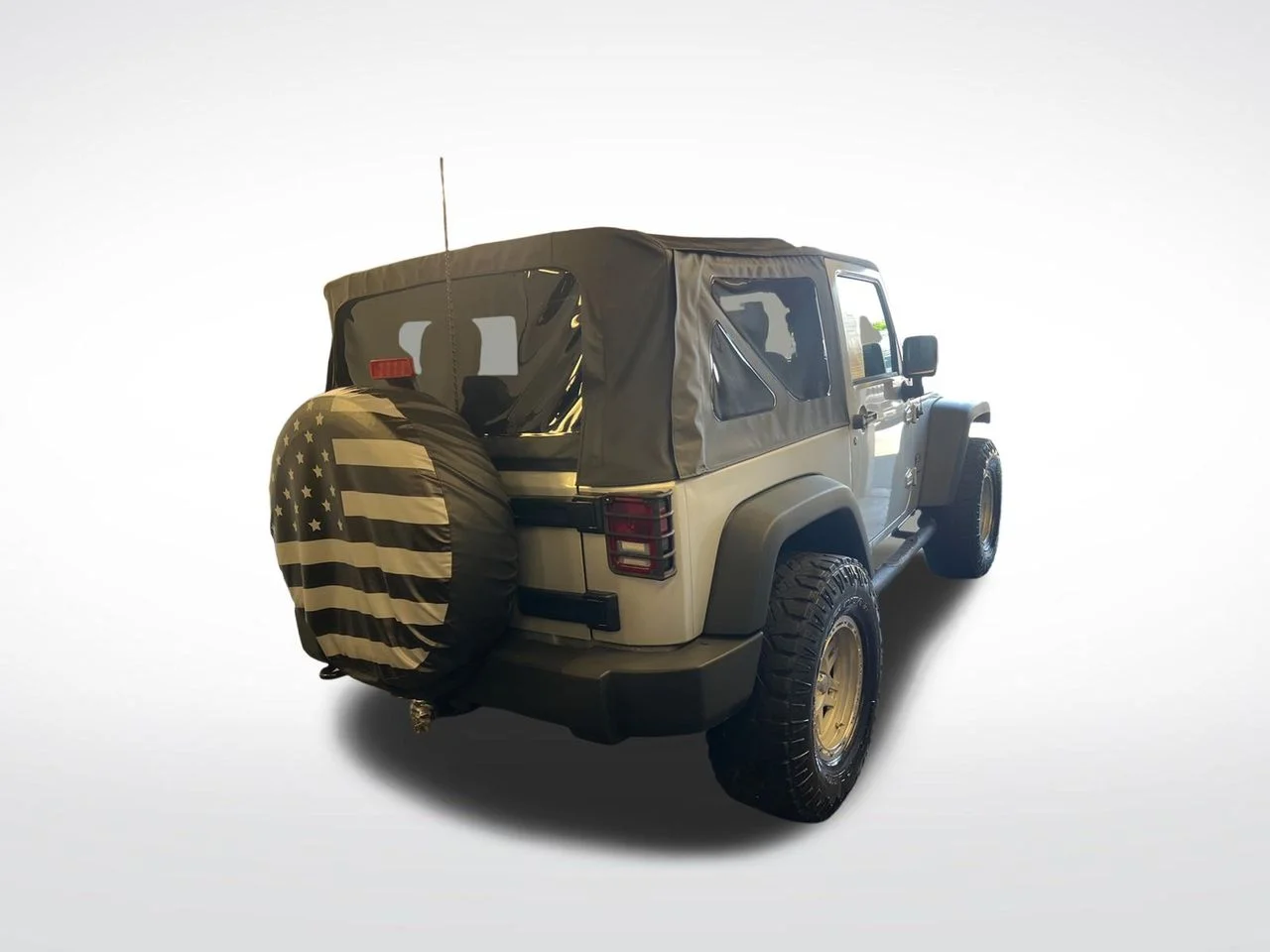 Used 2009 Silver Jeep X image 4