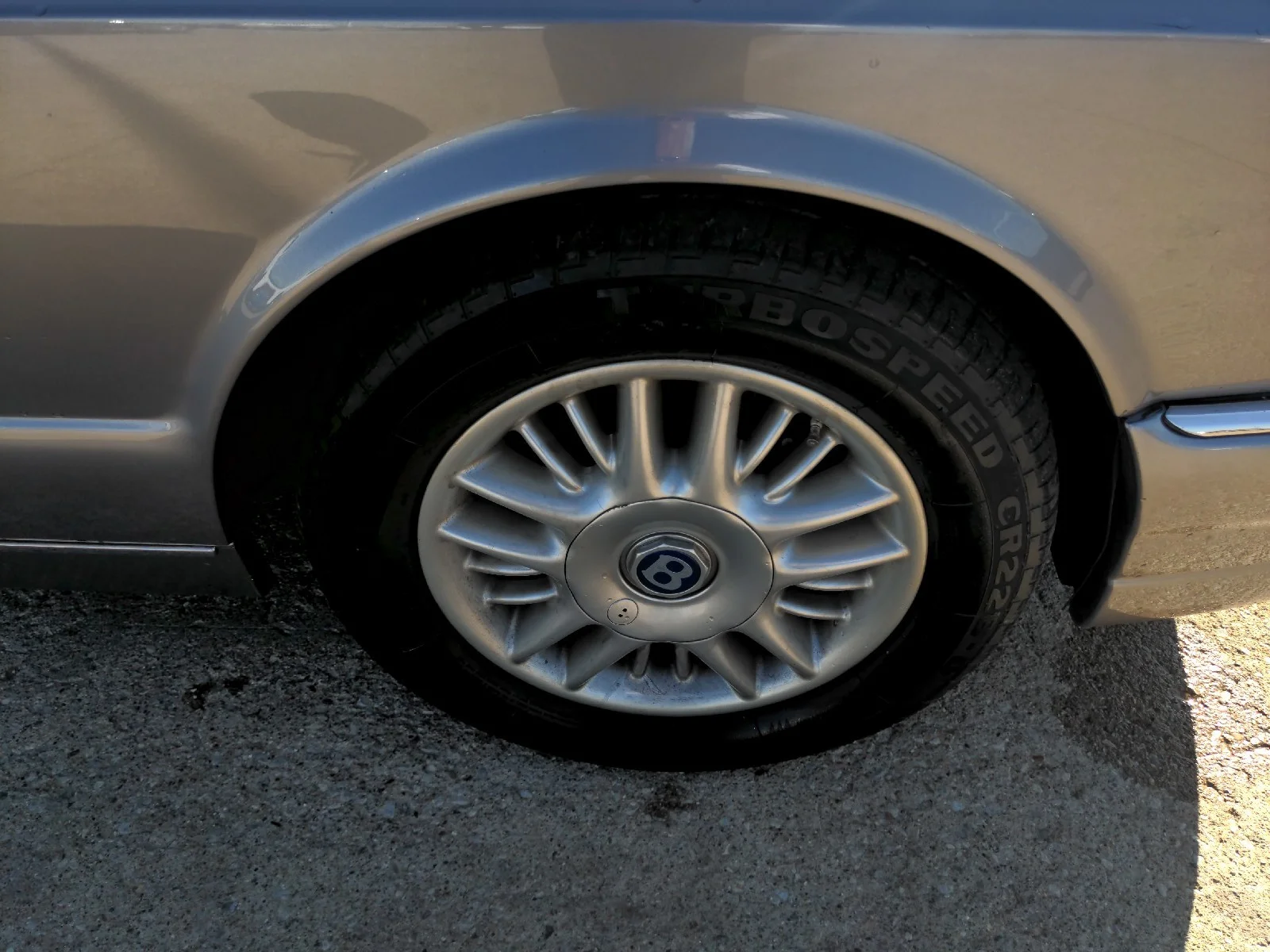 Used 2002 Silver Bentley  image 34
