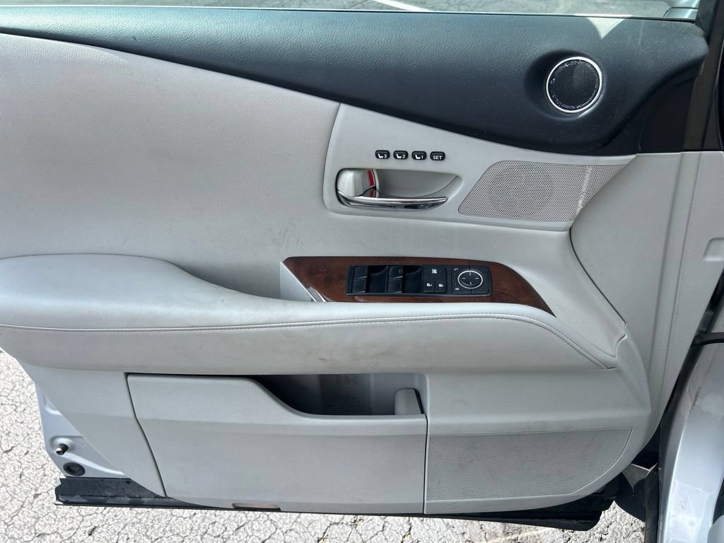 Used 2011 White Lexus  image 14