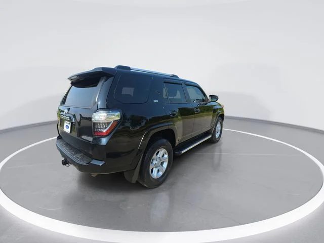 Used 2020 Black Toyota SR5 image 8