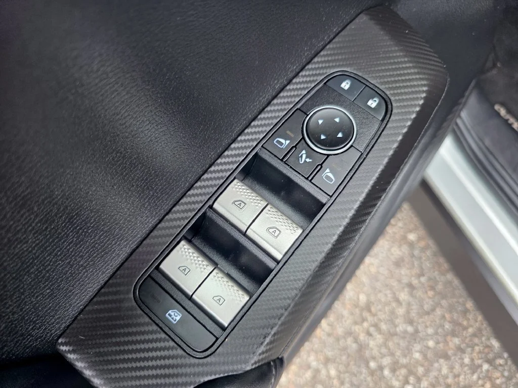 Used 2023 Silver Mitsubishi SE 2.5 2WD image 15