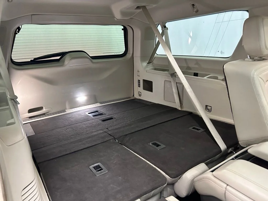 Used 2020 White Lincoln Reserve image 17