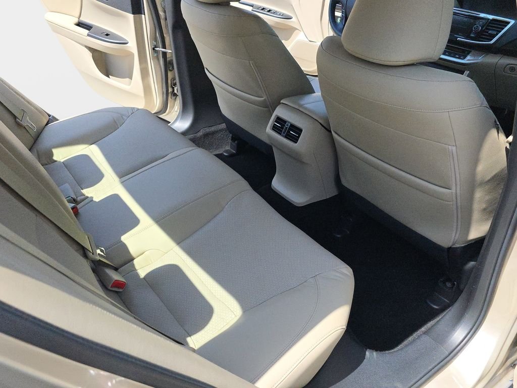 Used 2015  Honda EX-L image 13
