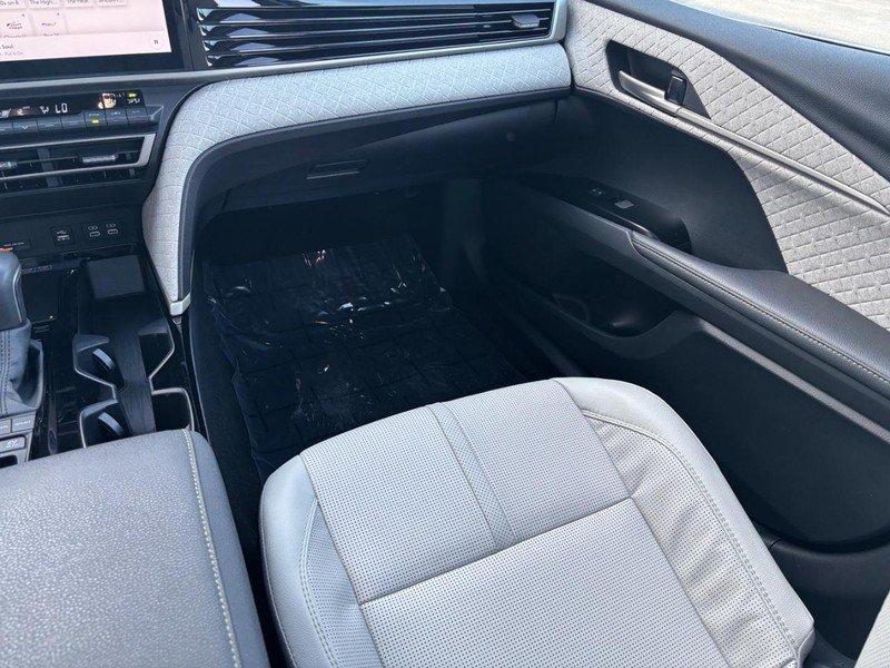 Used 2025 Reservoir Blue Toyota XLE AWD (Natl) image 17