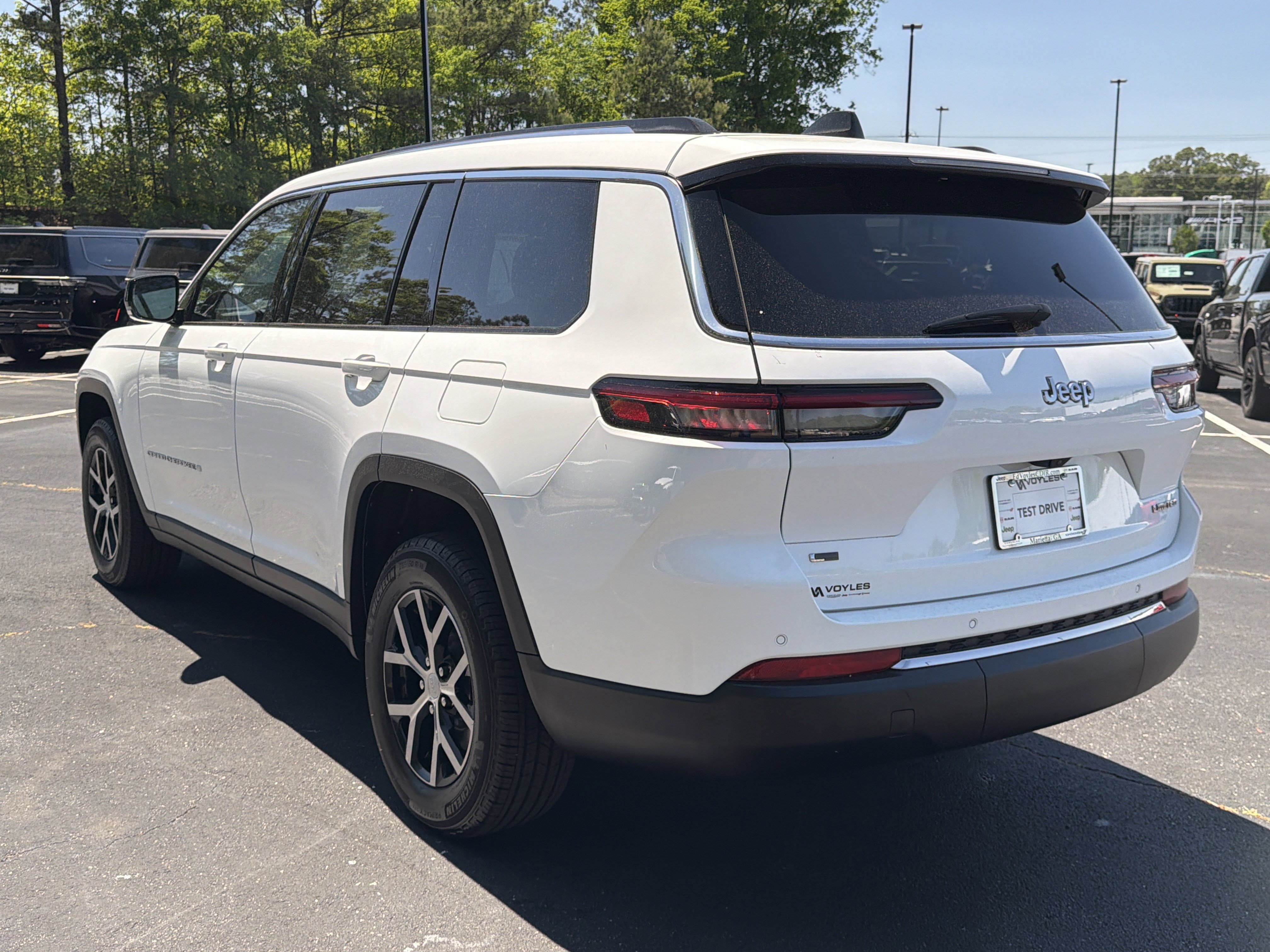 Used 2023 Bright White Clearcoat Jeep Limited image 8