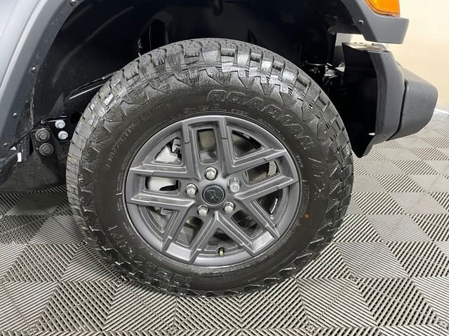 Used 2026 White Jeep Sport S image 9