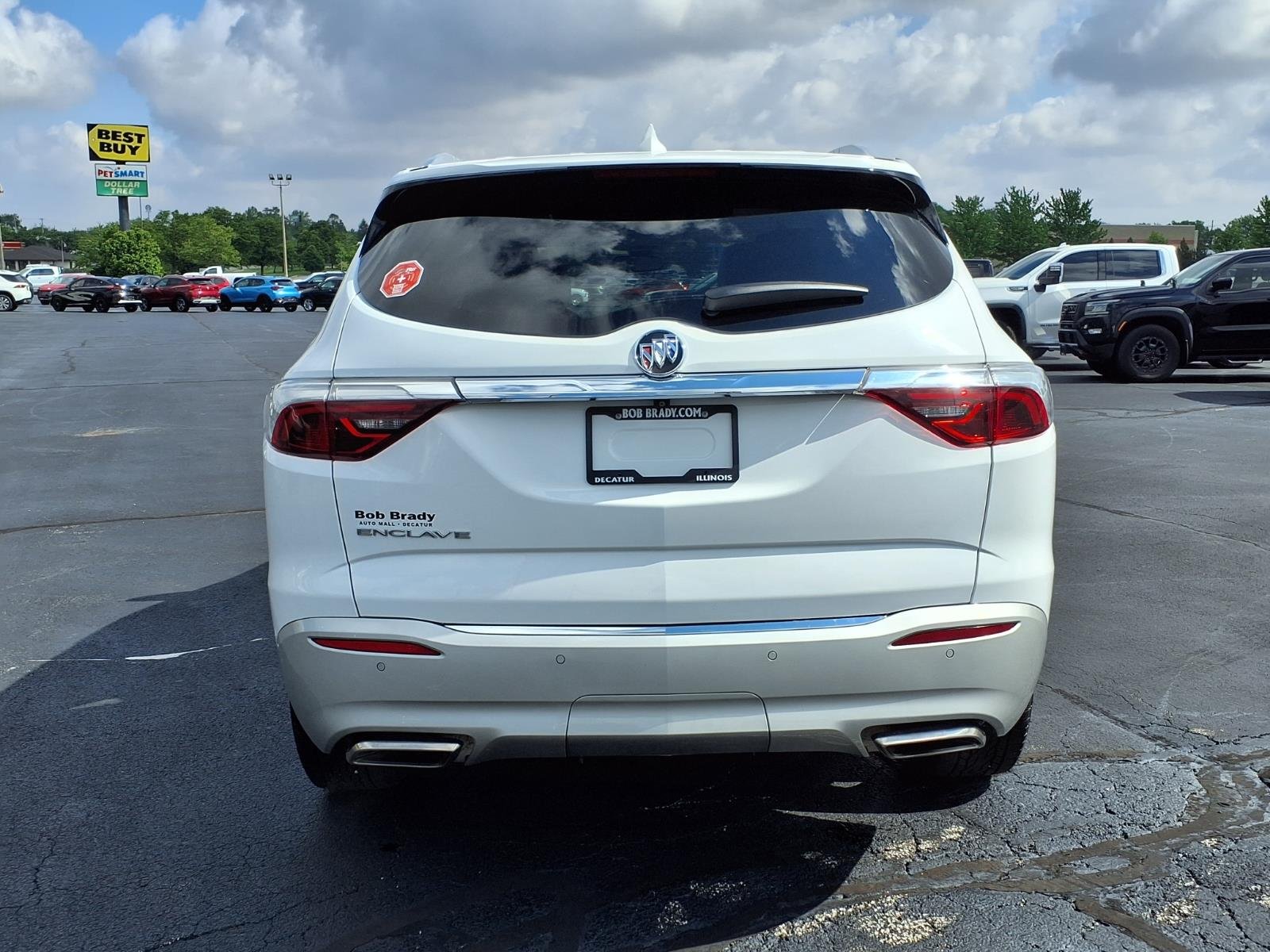 Used 2023 White Buick Essence image 22