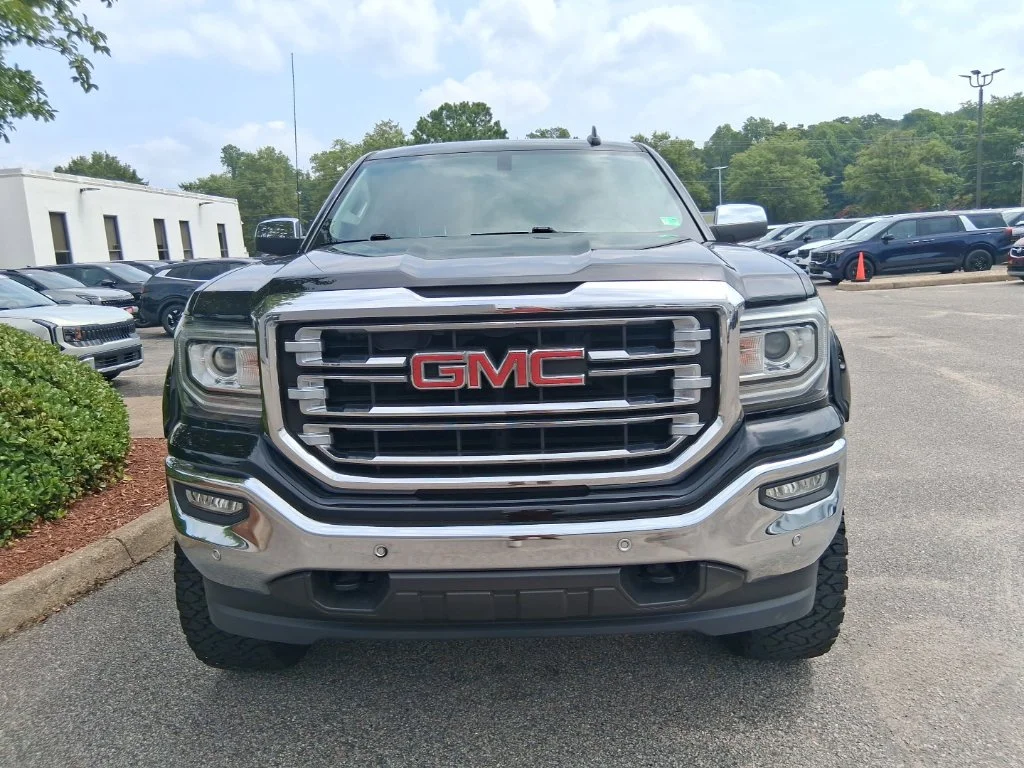 Used 2018 Black GMC SLT image 2