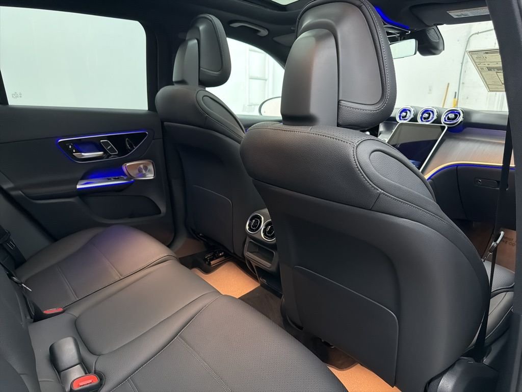 Used 2026 White Mercedes-Benz GLC 300 image 25
