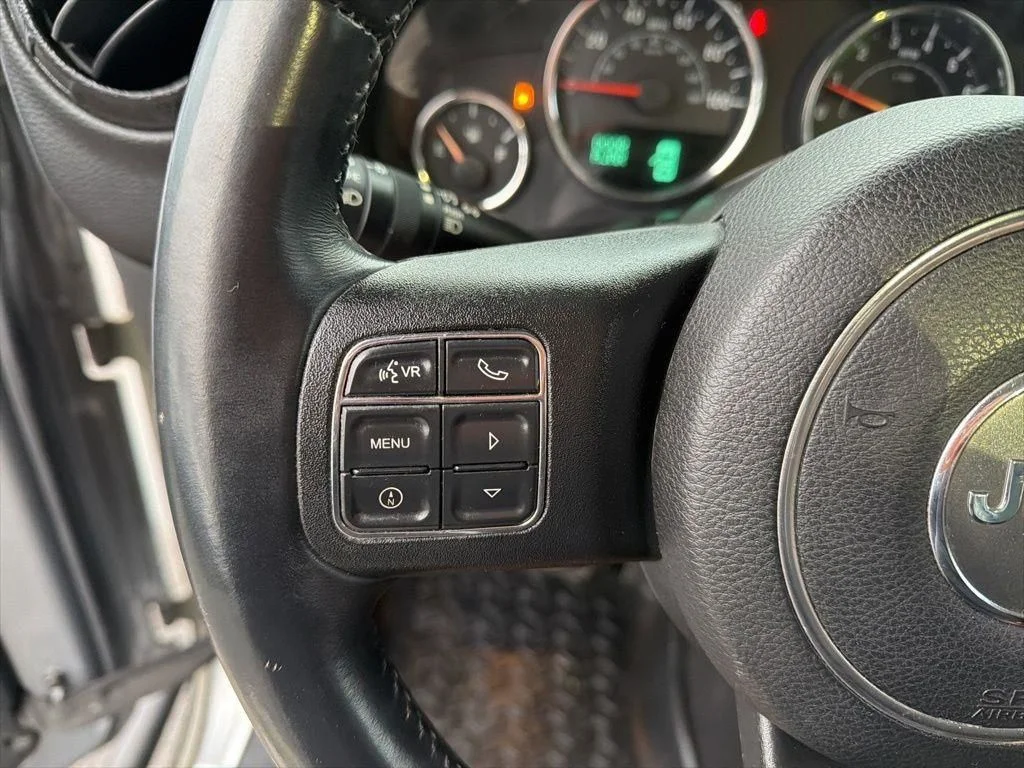 Used 2015 Silver Jeep Unlimited Sport image 61