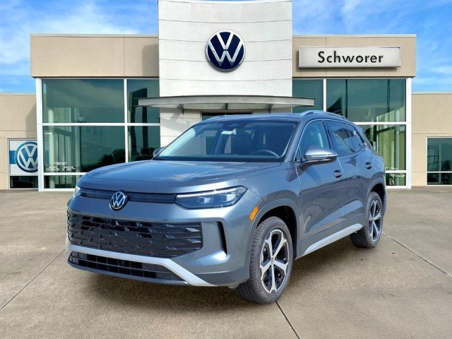 New 2026 Platinum Gray Metallic Volkswagen SE 4Motion image 2