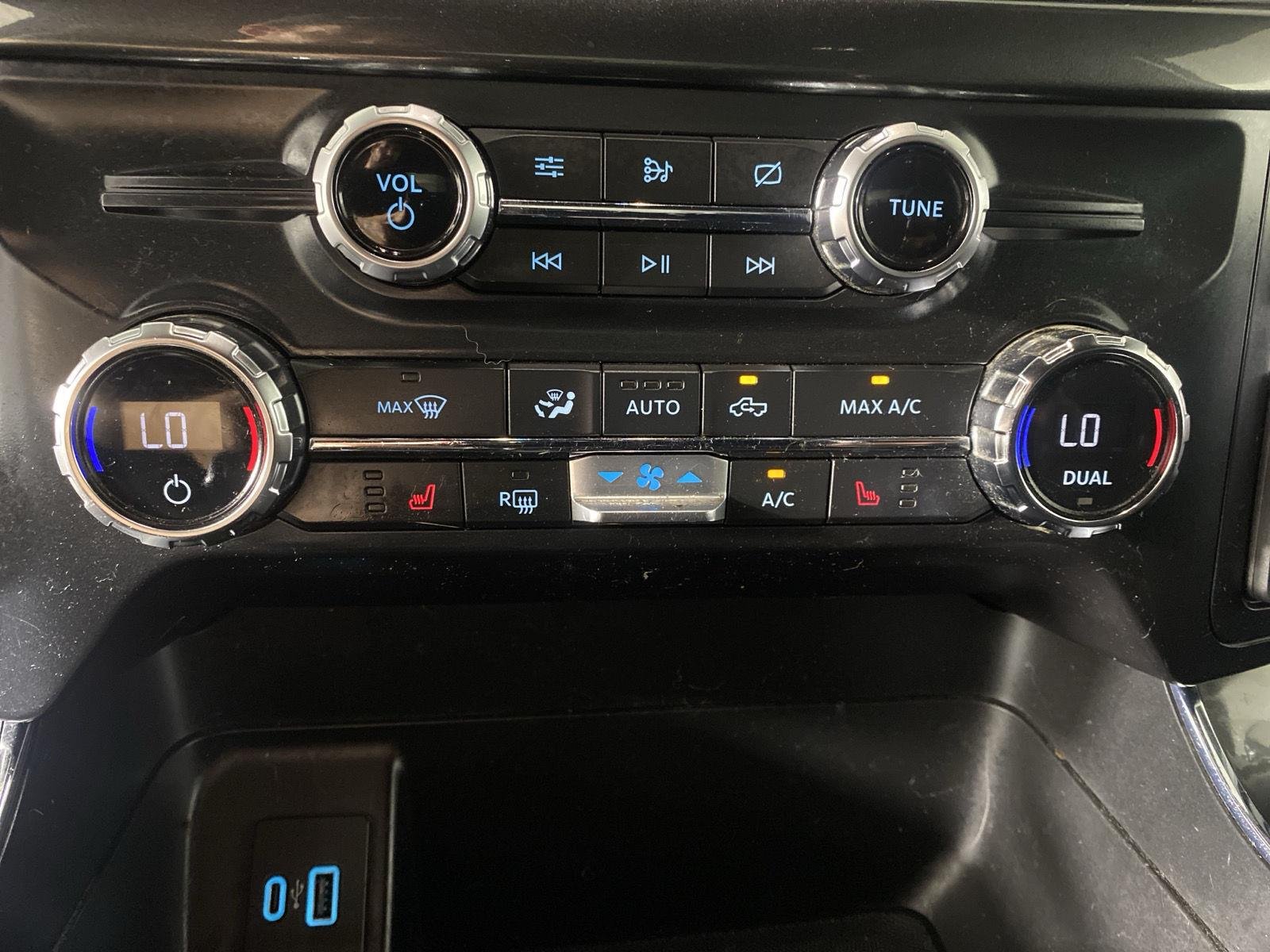 Used 2021 Oxford White Ford XLT image 32