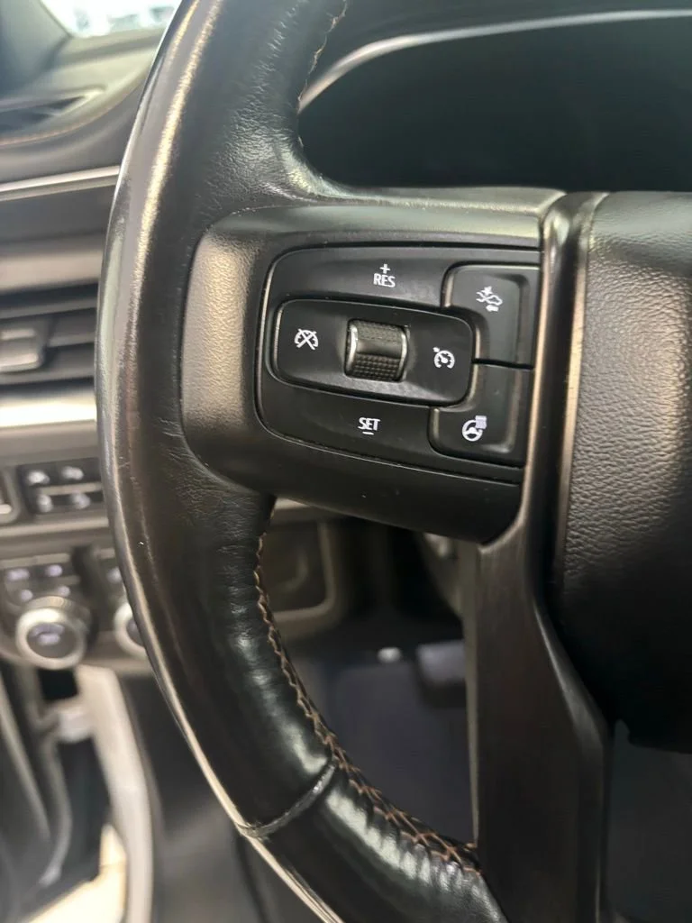2022 GMC Yukon AT4 - Photo 16