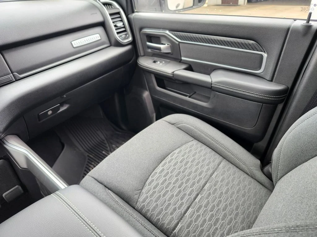 2026 RAM 2500 Big Horn - Photo 15