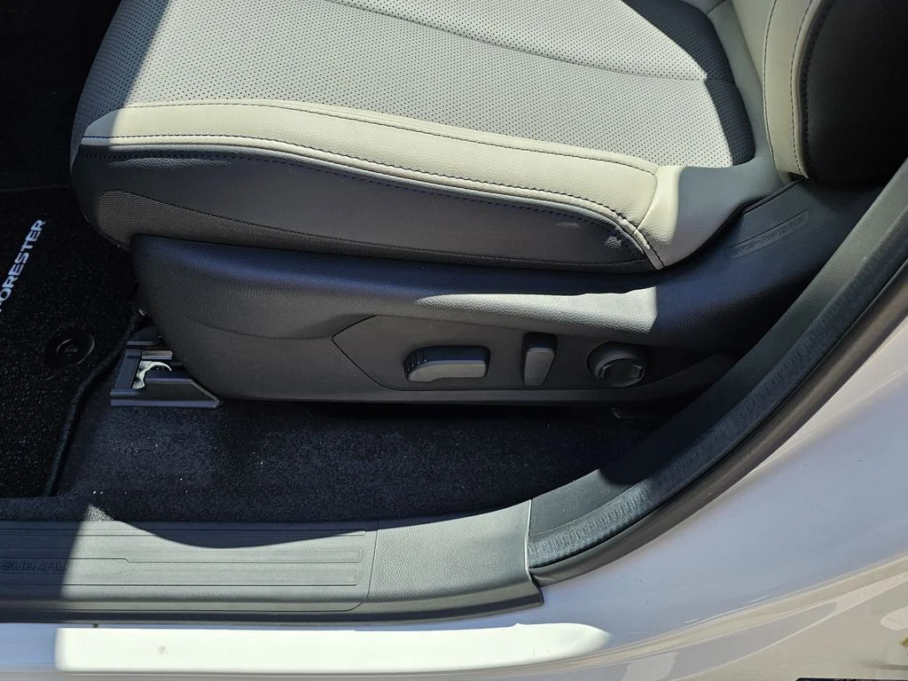 New 2026 CRYSTAL WHITE PEARL Subaru Limited image 19