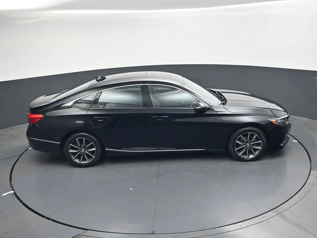 Used 2022 Crystal Black Pearl Honda EX-L image 29