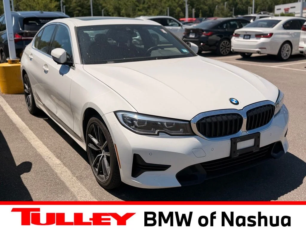 2022 BMW 3 Series's photo