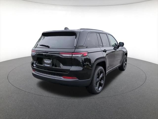 New 2026 Diamond Black Crystal Pearlcoat Jeep Limited image 6