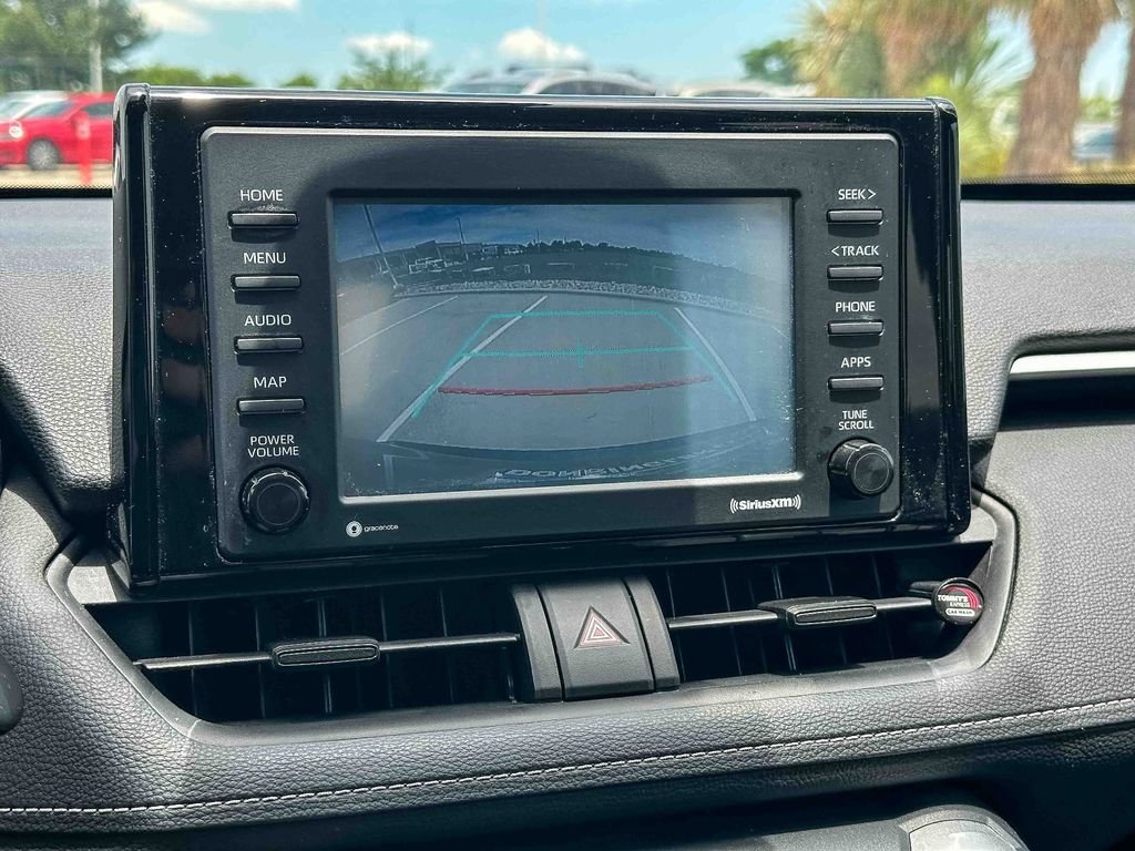 2020 Toyota RAV4 LE - Photo 31