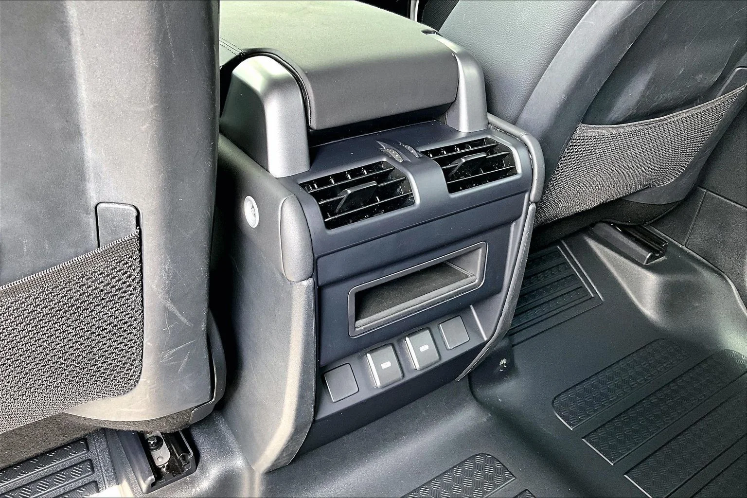 Used 2024 White Land Rover S image 34