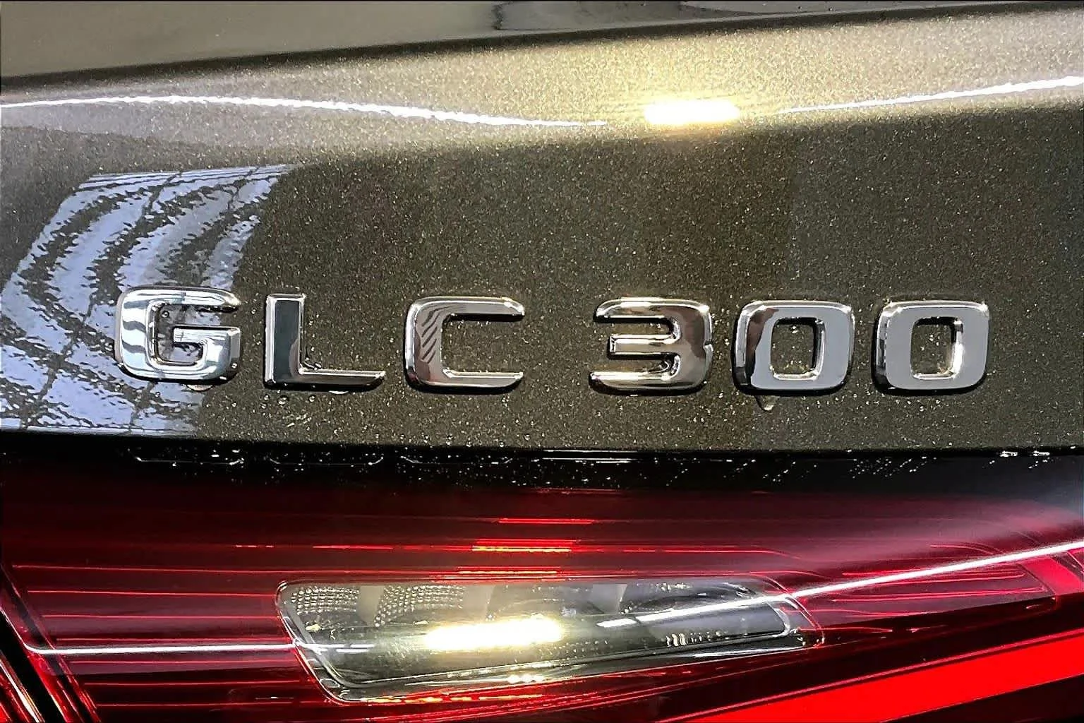 New 2027 Graphite Grey Metallic Mercedes-Benz GLC 300 image 6