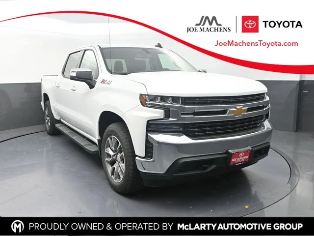 Used 2022 White Chevrolet LT image 1