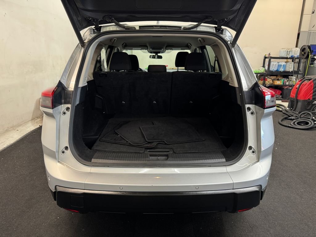 Used 2024 Silver Nissan SV image 6