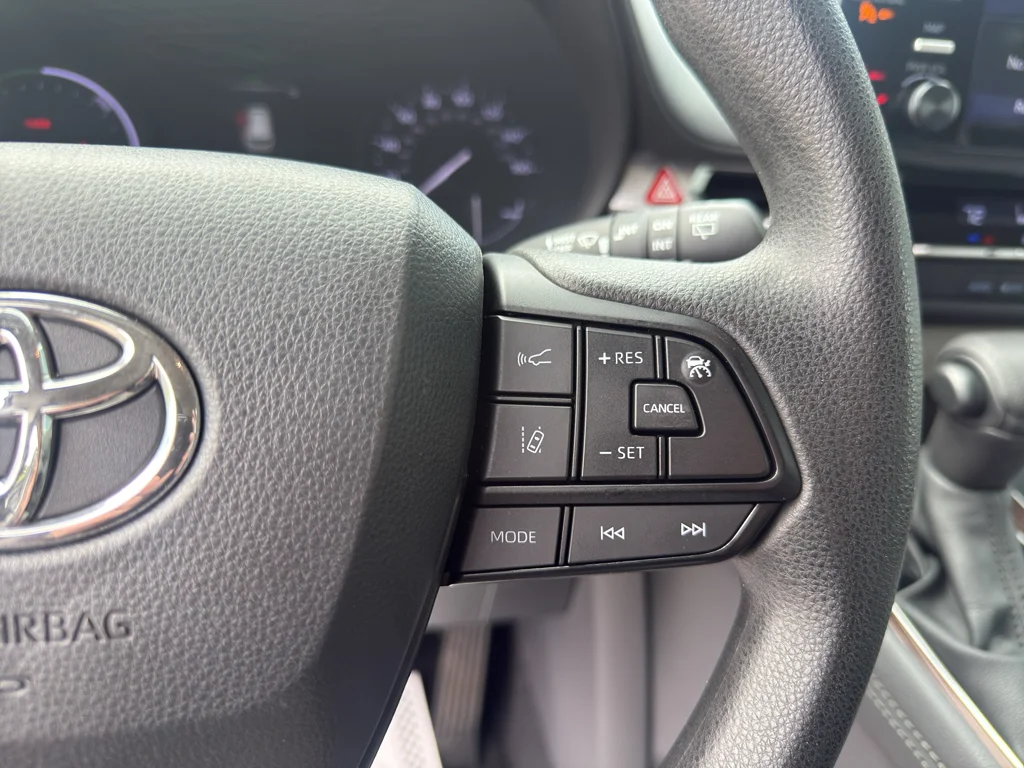 Used 2024 Ice Toyota LE image 20