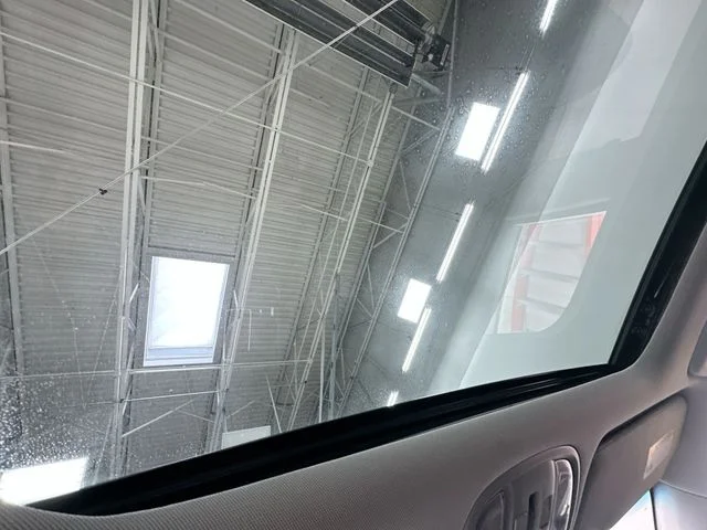 Used 2017 White Kia EX image 17