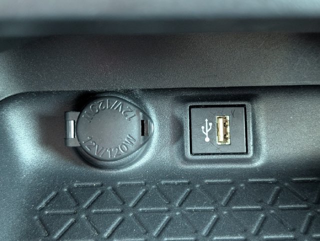 Used 2025 White Toyota XLE image 19