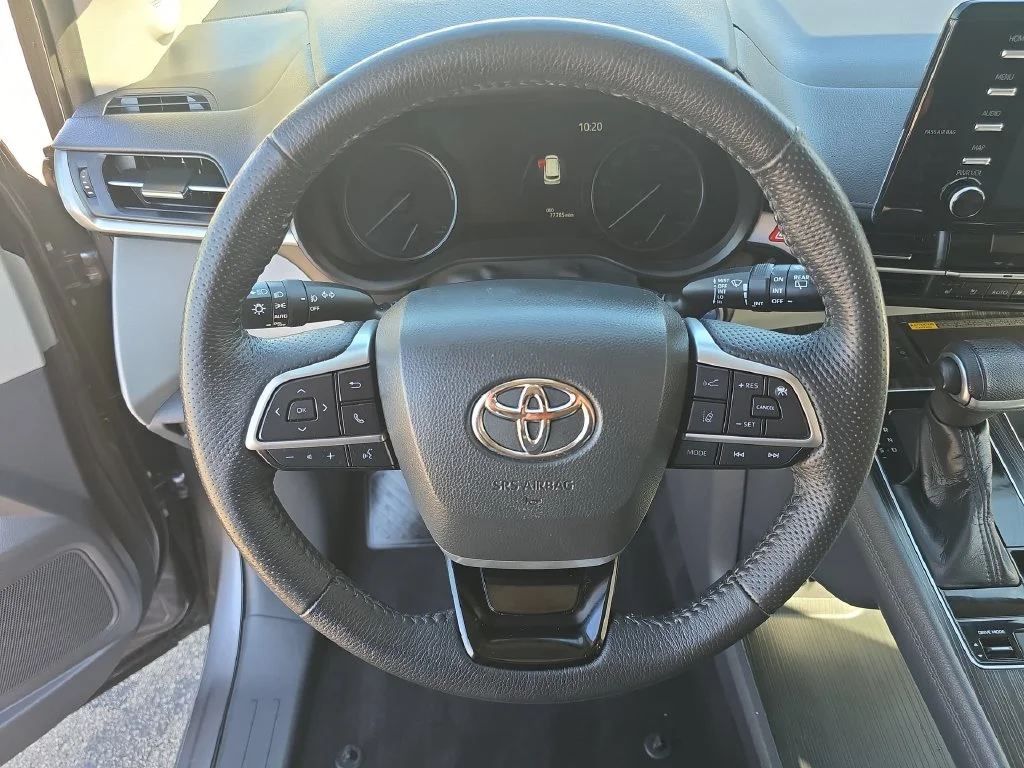 Used 2022 Gray Toyota Limited image 25