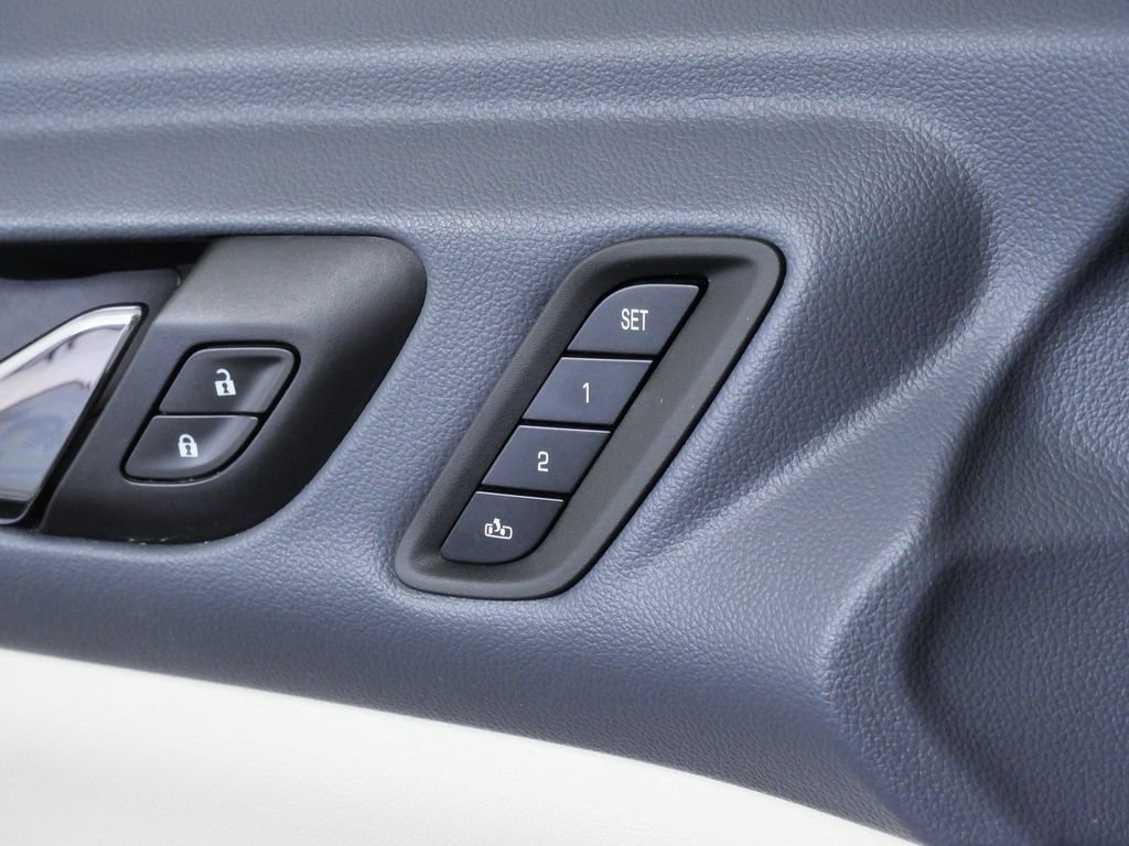 Used 2020 White GMC Denali image 22