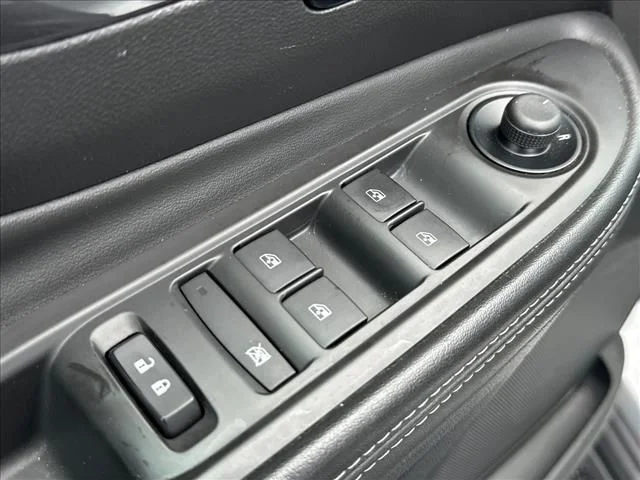 Used 2022 Silver Buick Preferred image 19
