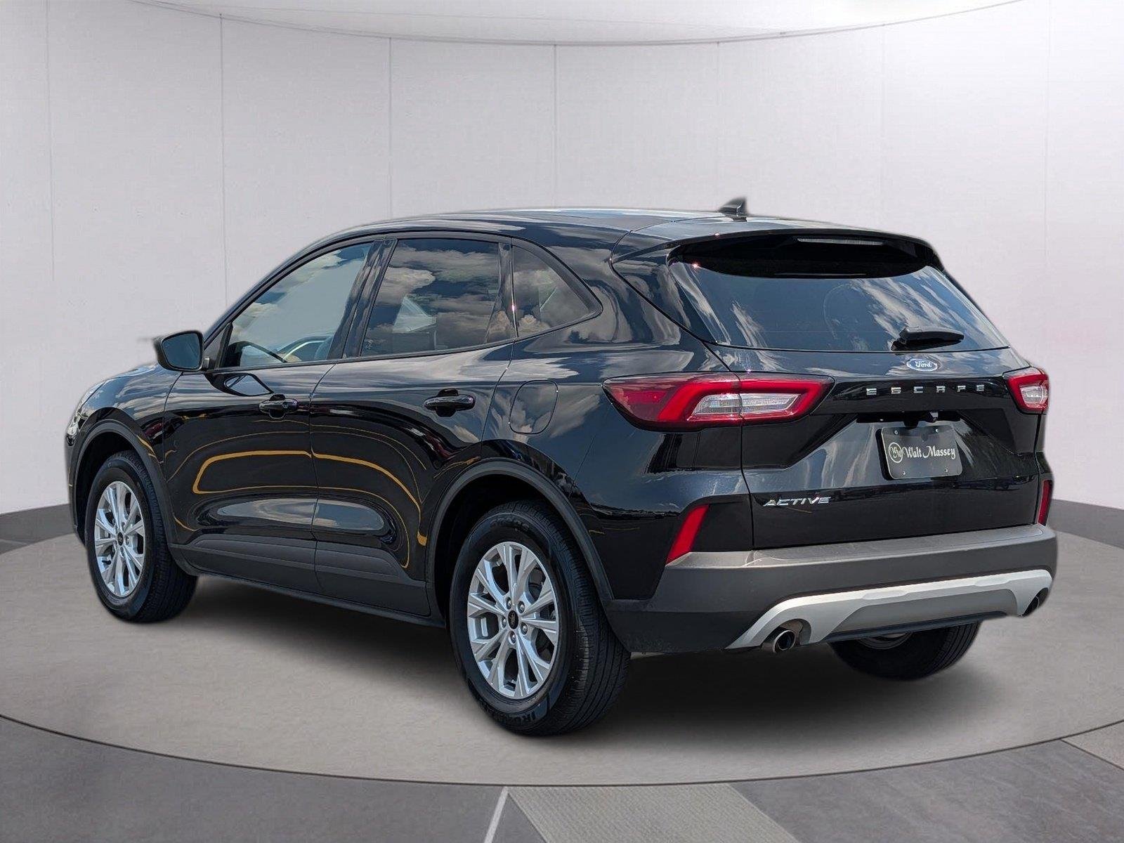 Used 2025 Agate Black Ford Active image 3