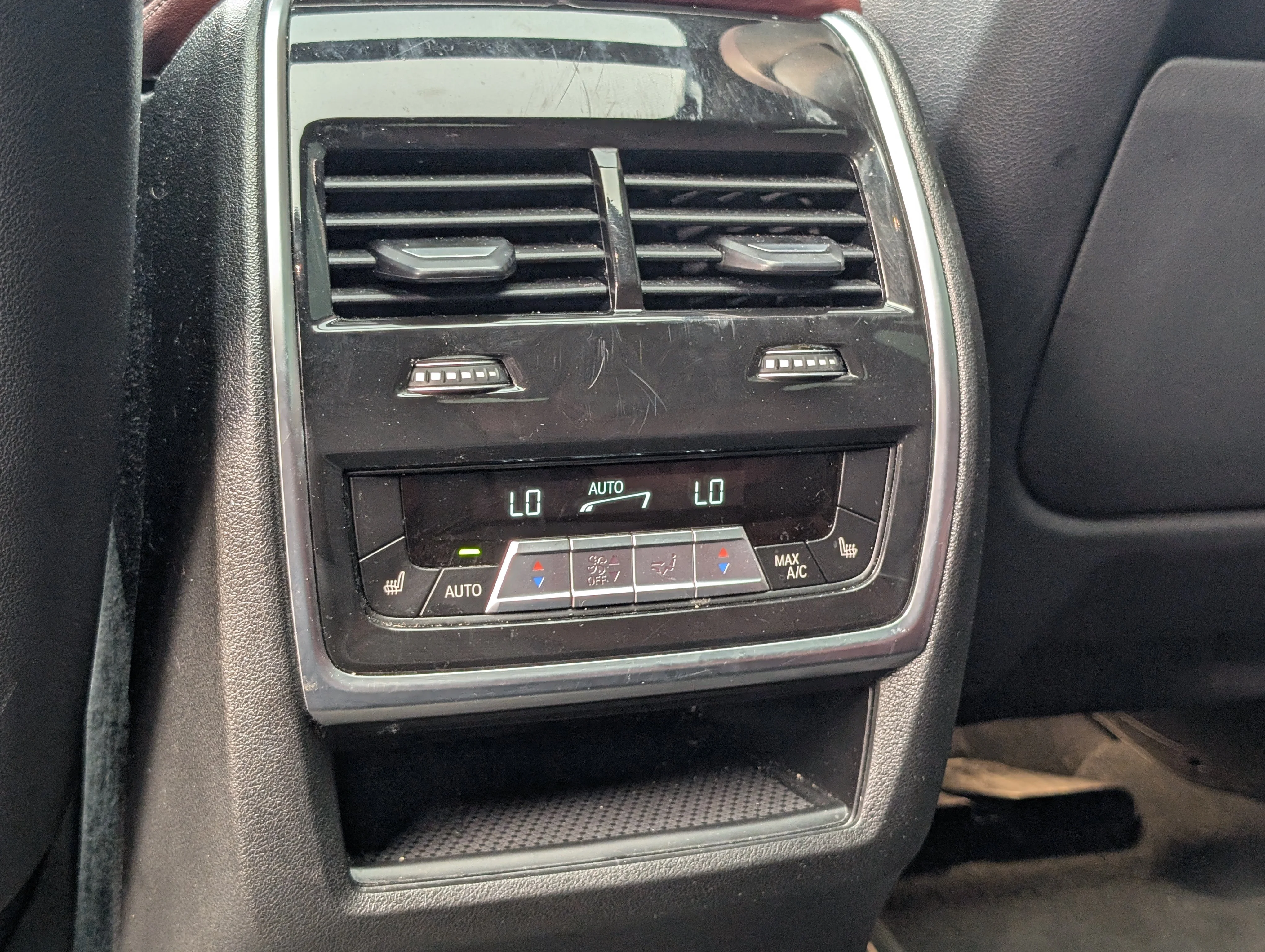 Used 2024 Gray BMW xDrive40i image 22