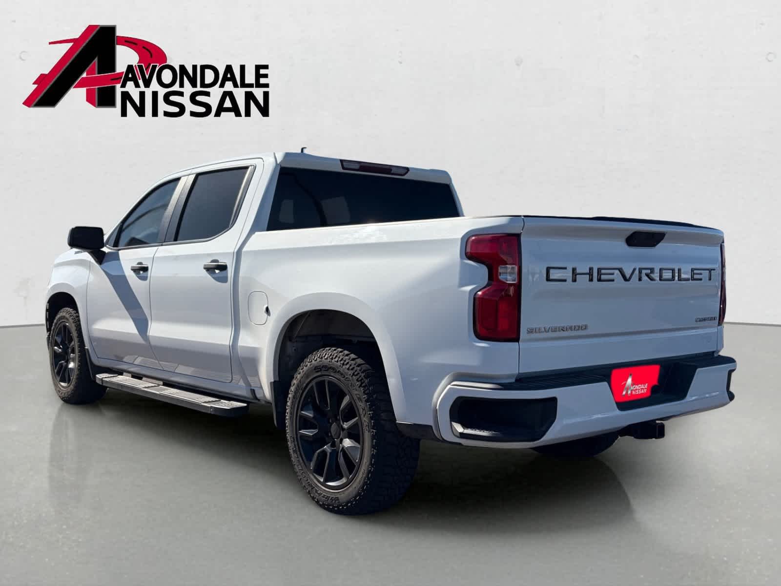 Used 2021 White Chevrolet Custom image 2