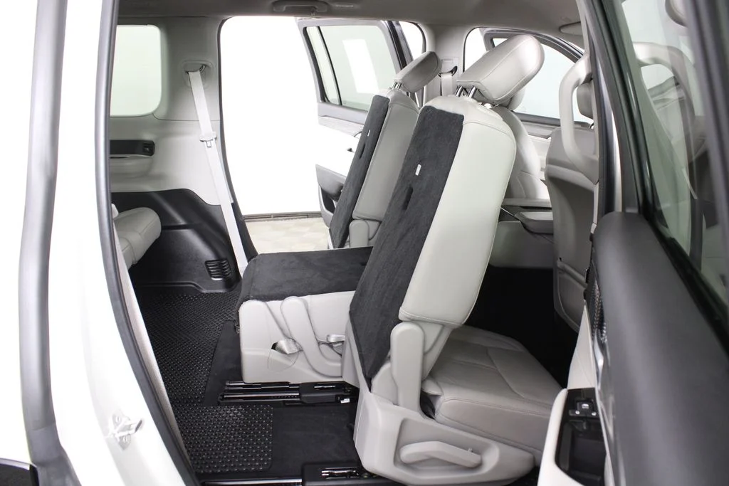 Used 2022 White Jeep Series II image 15