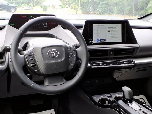 Used 2025 White Toyota  image 11