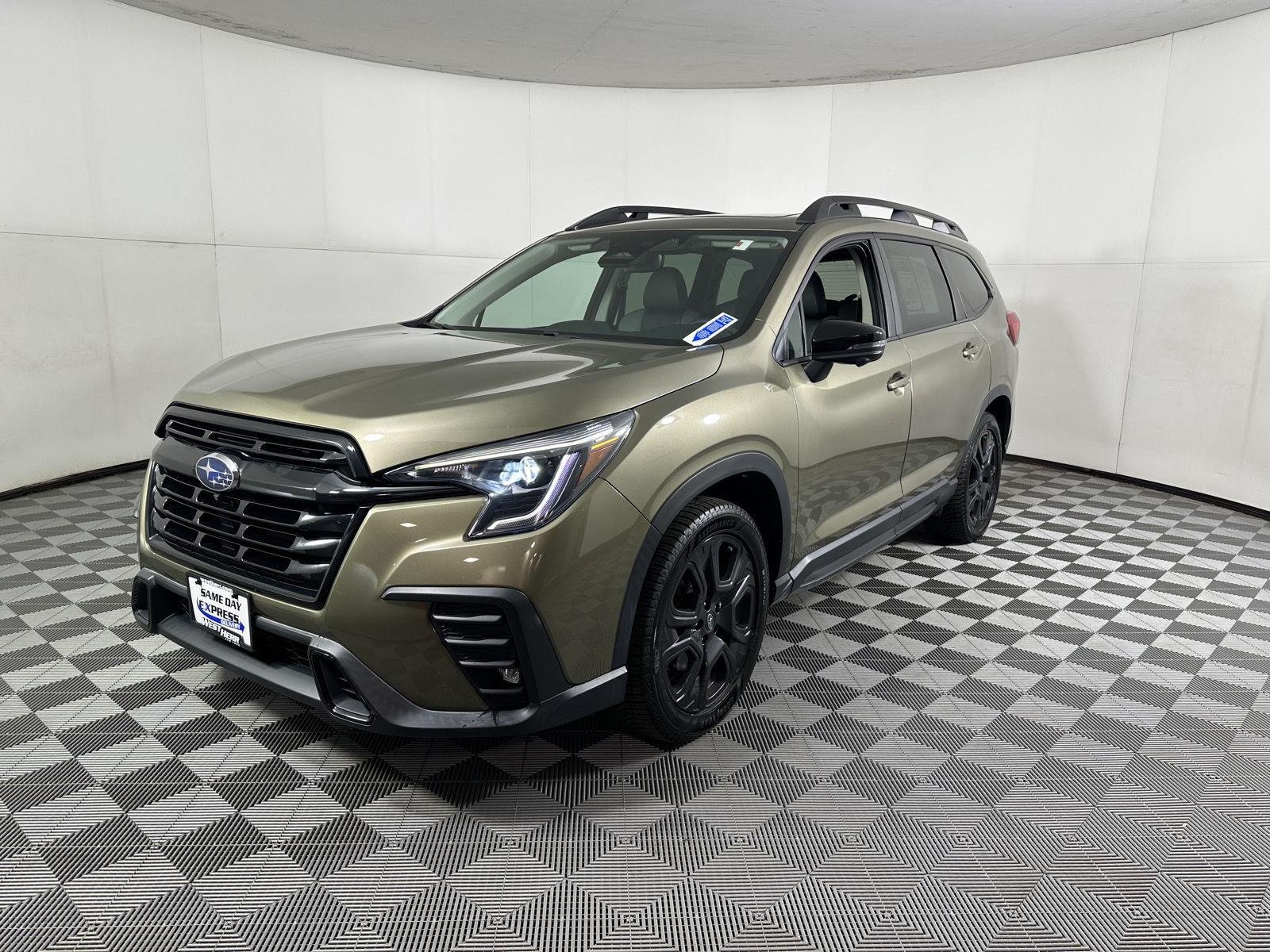 Used 2023 Autumn Green Metallic Subaru Onyx Edition Limited image 9