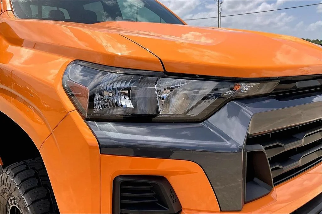 2025 Chevrolet Colorado LT - Photo 16