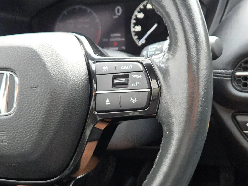Used 2024  Honda EX-L image 32