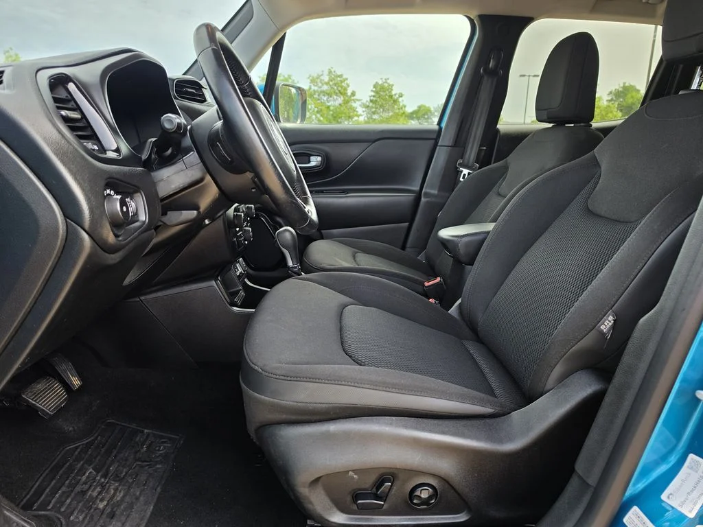 Used 2019 Teal Jeep Latitude image 14