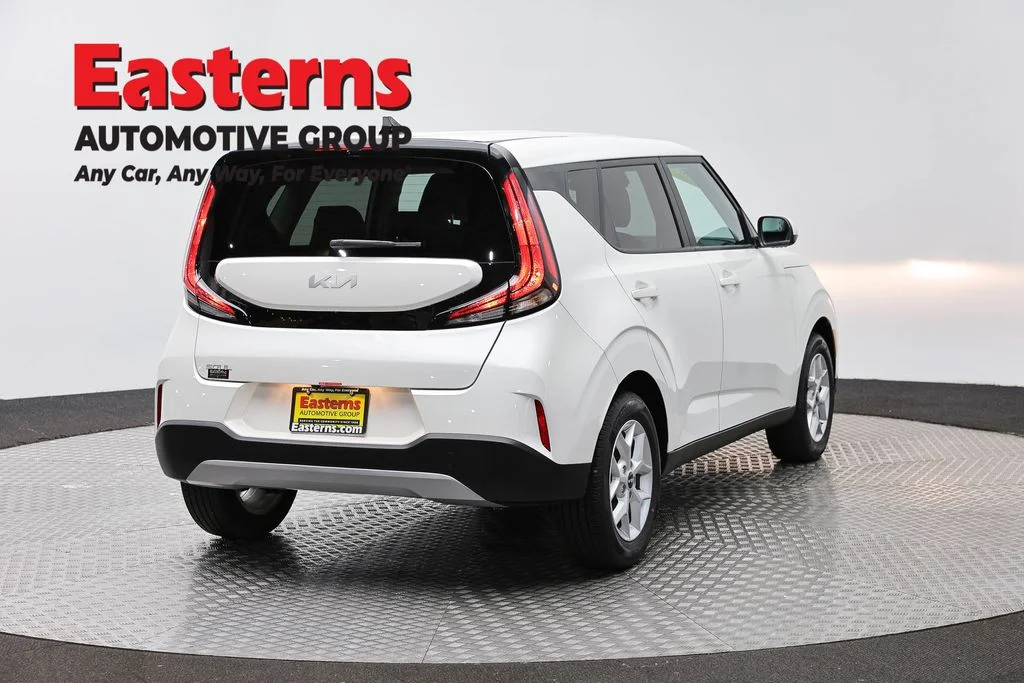 Used 2025 White Kia LX image 5