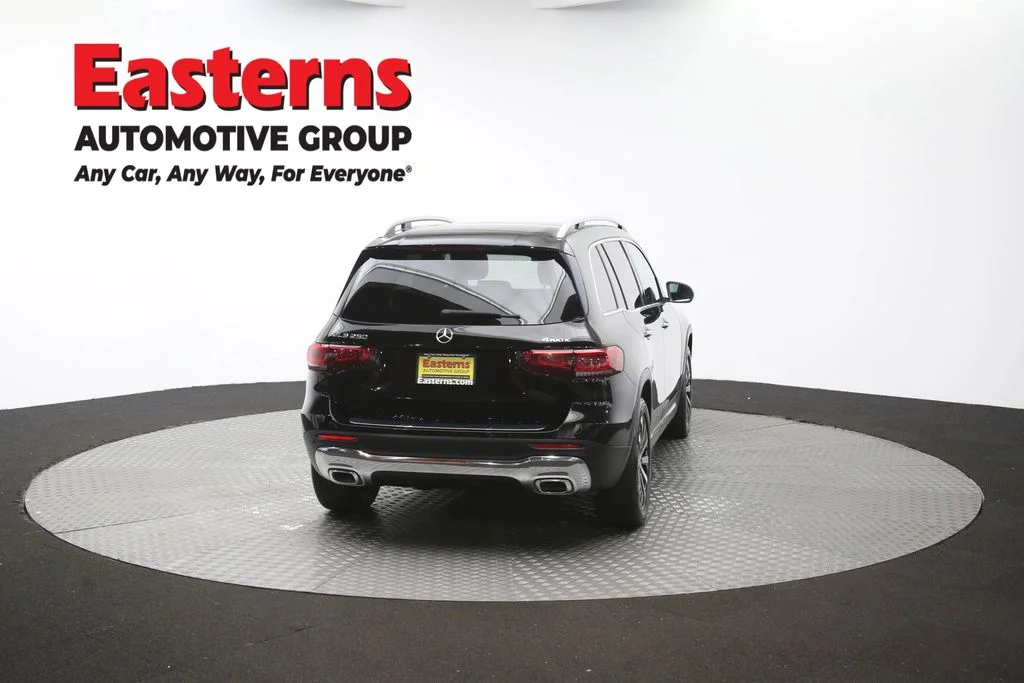 Used 2022 Black Mercedes-Benz GLB 250 image 39